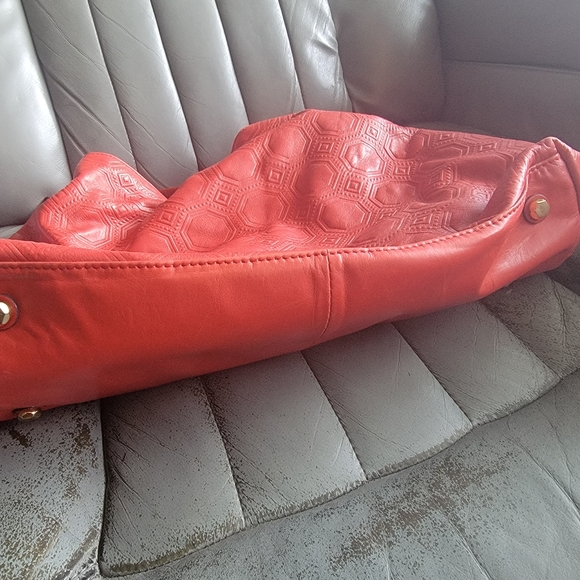 Vince Camuto Red Designer Embossed Leather Hobo Bag - Picture 5 of 6